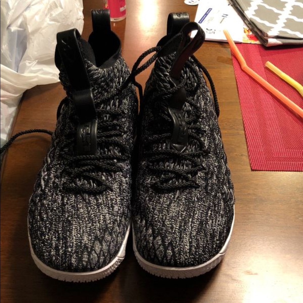 Lebron 15 ash color way